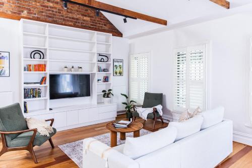 Fitzroy House | Napoleon, 2 min to Gertrude St
