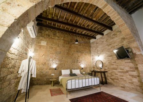 Acre Old City Bed & Breakfast | Pet-Friendly Napoleon Suites: Highly Rated at 8.6/10