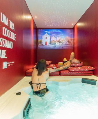 Chiaia House | Relax in Napoli: Spa Retreat & Top-Rated 4-Star Stay