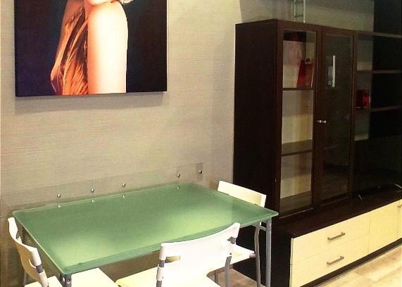 Quartieri Spagnoli Apartment | Ideal Napoli Pop Toledo: 4-Star Stay with Breakfast Included
