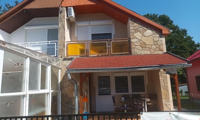 Fonyod House | Discover Napsugar Nyaraló: Pet-Friendly Family Retreat