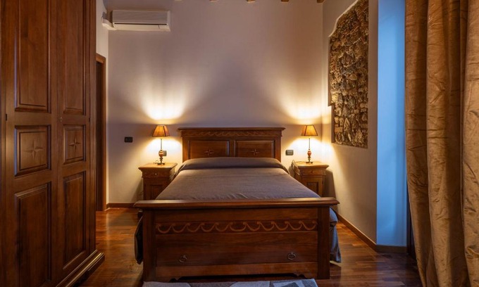Peschiera del Garda City Centre Apartment | Comfortable Stay at Napule...è Apartments with Pool & Dining