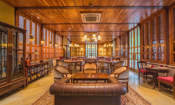 Rambagh Hotel | Experience Relaxation at Narain Niwas Palace with Pool & Spa