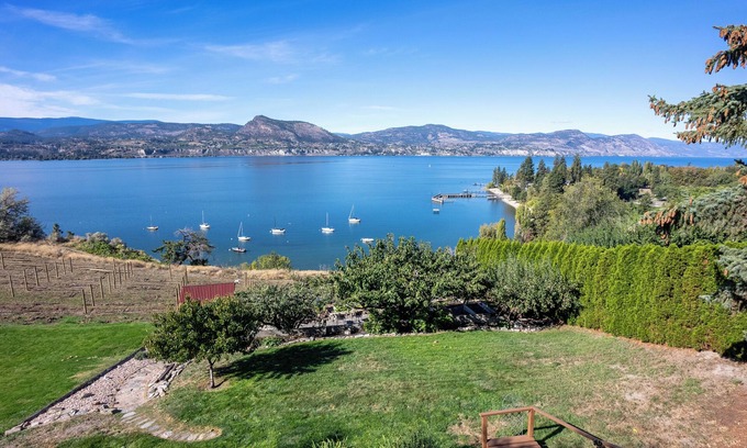 Okanagan-Similkameen Bed & Breakfast | Discover Naramata Suite Dreams B&B with Ocean View & More