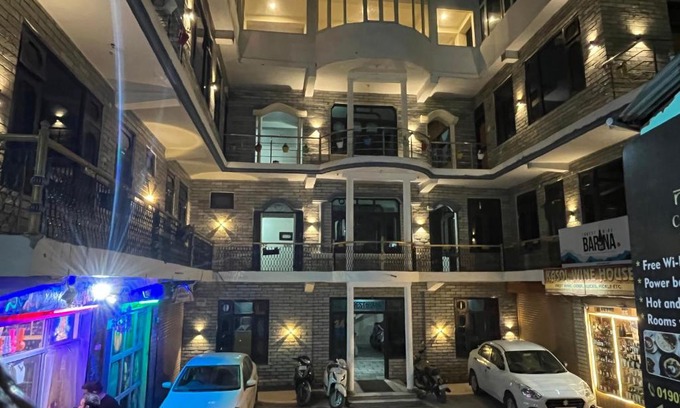 Kasol Hotel | Pet-Friendly Narayana Guest House with Pool & Restaurant
