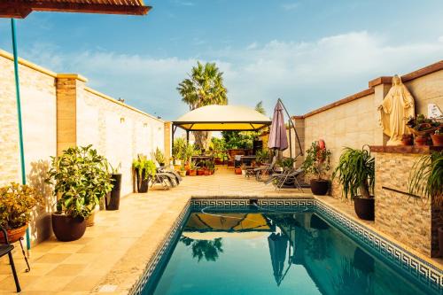 Nadur Bed & Breakfast | Elegant Oceanfront Stay at Narcisa Farmhouse B&B