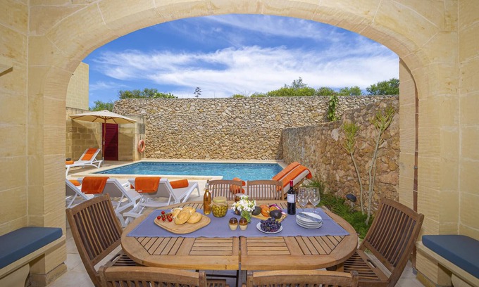 Nadur Villa | Experience Narcisa Holiday Home: Top-Rated Family Getaway