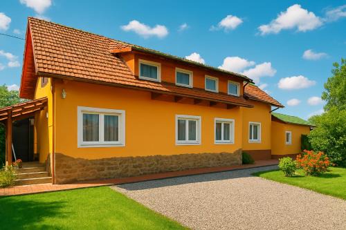 Joseni House | Family-Friendly Retreat at Narcise Kulcsoshaz - Rated 9.4