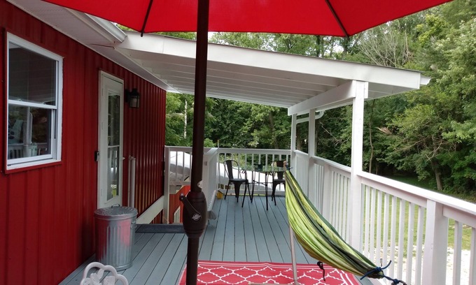 Fairfield Beach House | Guest Rated 10/10: Narcissus Place with Lake View & More