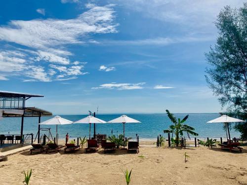 Koh Rong Resort | Beachfront Bliss at Naroth Beach Bungalow – Rated 9/10