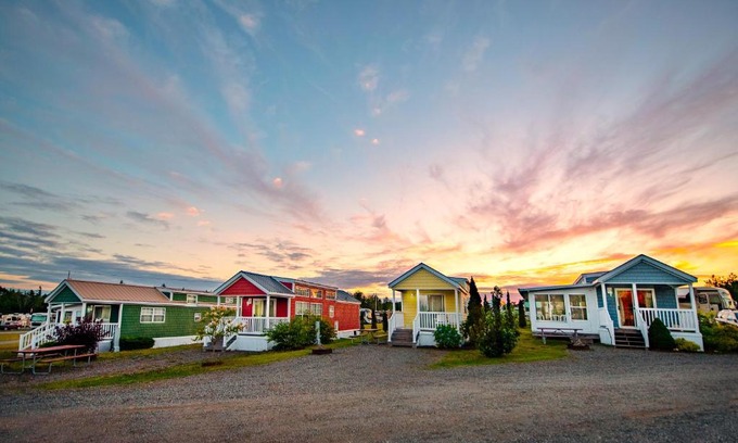 Trenton Resort | Cozy Narrows Too Loft Cottage with Ocean View & Pool