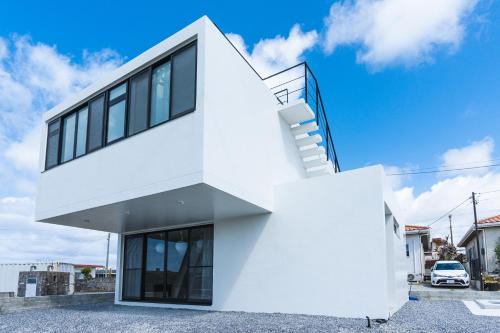 Nashiro Apartment | Top-Rated Nashiro White Cube with Oceanfront Views
