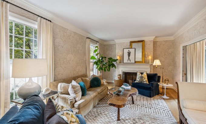 Green Hills House | Welcoming Nashville Green Hills Family Home with Pet Access