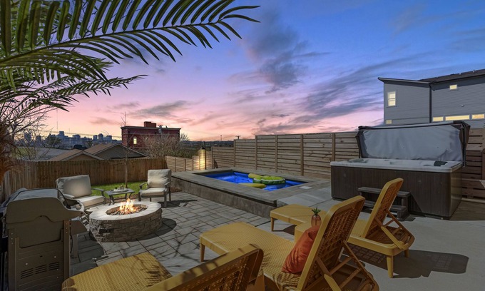 Talbot's Corner House | Premier Nashville Mega House with Pool & Hot Tub Near Broadway