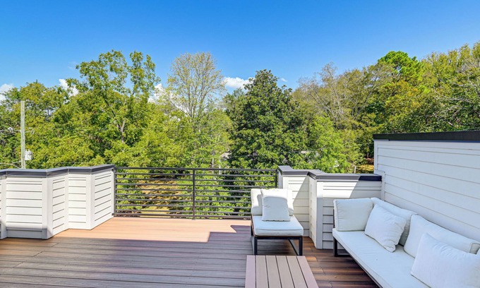 Whitebridge House | Pet-Friendly Nashville Townhouse with Private Deck Awaits!