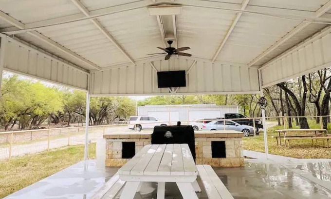 Medina County House | Family Retreat in Natalia TX: Pet-Friendly & Pool Access