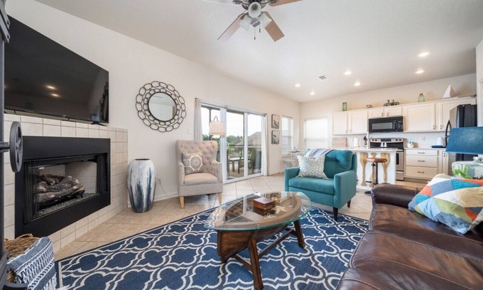 Mid America Apartment | Discover Natalie's Nook: Lake Hideaway with Pet-Friendly Perks
