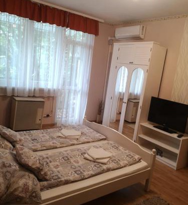 Oroshaza Apartment | Natasa Apartman: Guest Rated 9.7, Pet & Child Friendly Stay