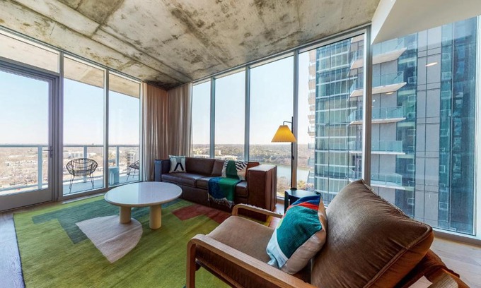 Rainey Street Historic District House | Experience Natiivo Austin II: Family-Friendly Retreat