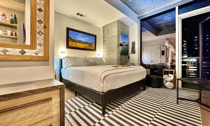 Rainey Street Historic District Apartment | Lake-View King Studio at Natiivo Sky Cottage with Rooftop Pool