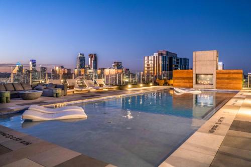 Rainey Street Historic District Apartment | Relax at Natiivo: 4-Star Gem with Pool and Family Appeal