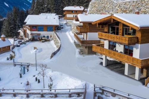 Schonbach House | Experience the Comfort of Nationalpark Chalet Säulspitze