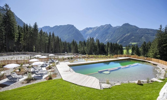 Schonbach Ski Chalet | Cozy Chalet with Sauna and Spa in Neukirchen am Großvenediger