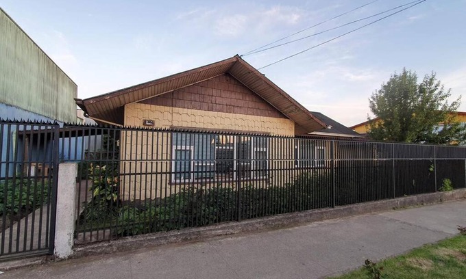 Rilan House | Cozy Native House by Dalcahue Channel - Pet & Child Friendly