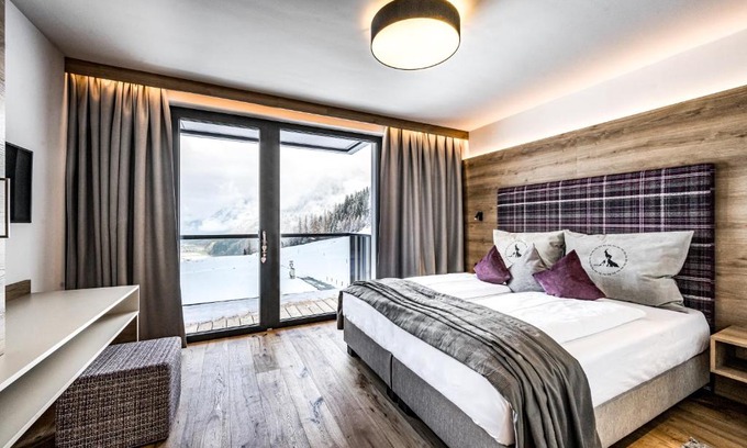 Laengenfeld Apartment | Pet-Friendly Nativo Bergaparts with Hot Tub & 10/10 Rating