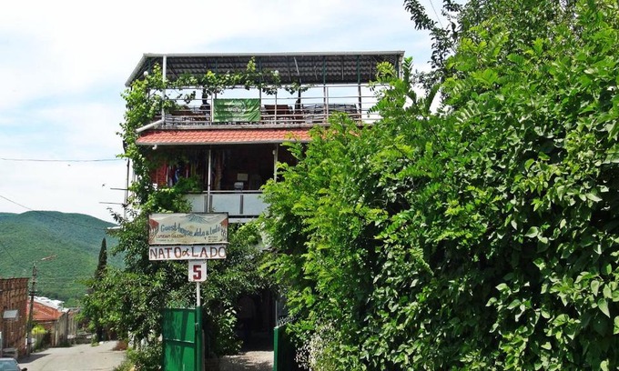 Sighnaghi House | Welcoming Nato & Lado: Pet-Friendly Retreat with Breakfast