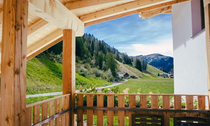Schmirn House | Experience Nature's Beauty at Nedererhof - 4-Star Escape