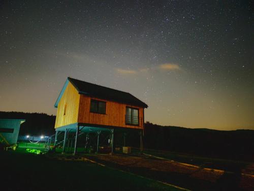 gmina Slemien Apartment | Experience Natur House Beskidy: Treehouse with Jacuzzi & Sauna