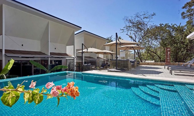 Playa Santa Teresa Hotel | Pet-Friendly NATURA Loft Garden with Pool & Child Amenities