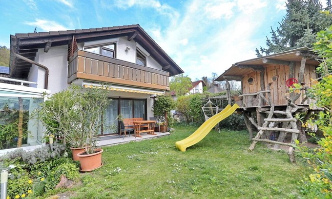 Bensheim House | Natural idyll at the foot of the Hemsberg - ideal starting point for nature lovers