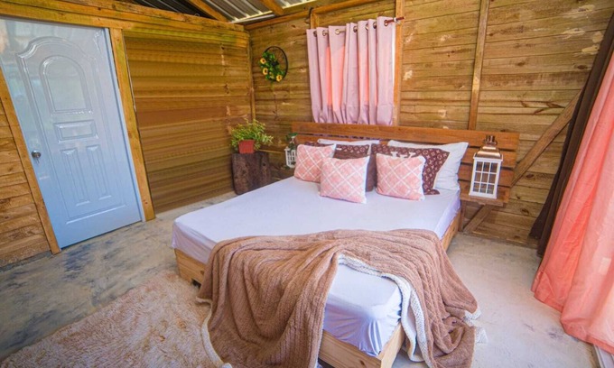 La Colorada House | Natural Retreat with Jacuzzi and Stunning Views in Vista al Valle