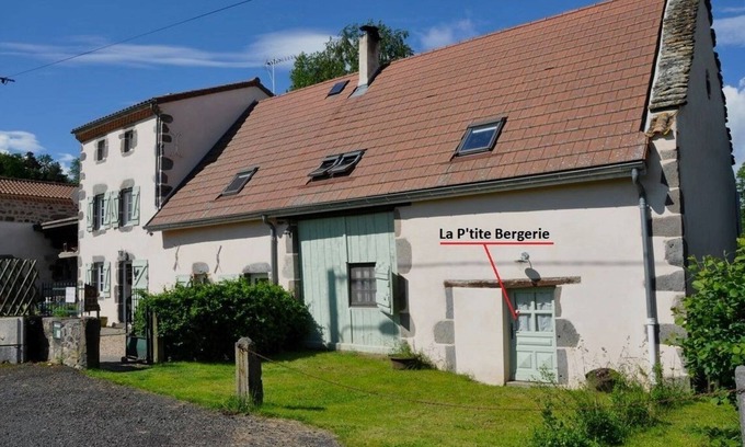 Picherande House | Experience Nature and Mountains in Auvergne - Pet Friendly!