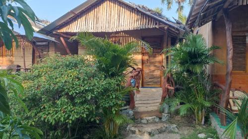 Trincomalee House | Idyllic Nature Beach Huts with Ocean View and Private Beach
