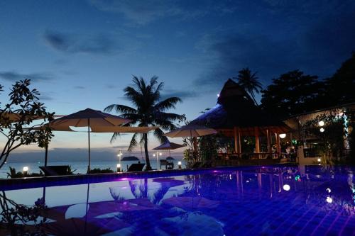 Ko Chang Resort | Oceanfront Nature Beach Resort with Pool & Restaurant