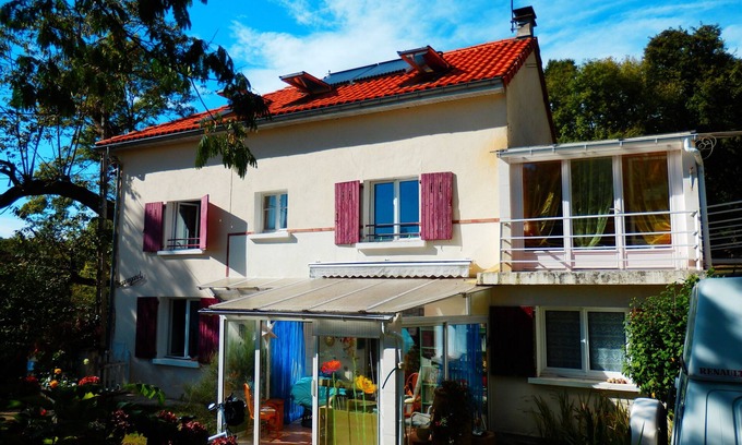 Capvern House | Tranquil Nature Retreat with Ocean Views and Spa Amenities