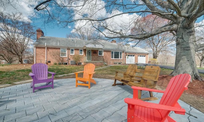 Brookeville House | Nature Escape with Trails and Proximity to DC Awaits You!