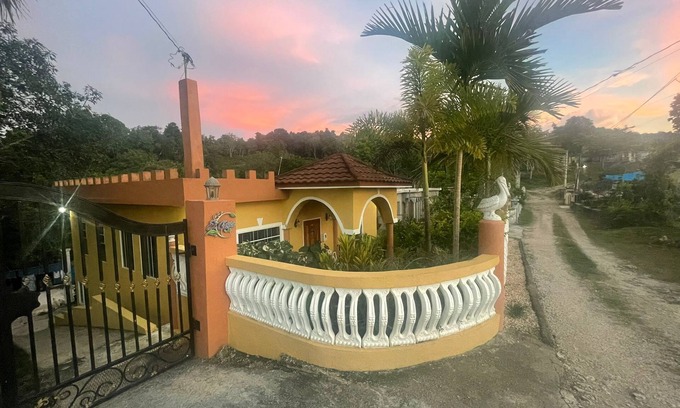 Stewart Town Villa | Nature Retreat with King Beds, Jacuzzi & Family-Friendly Dining