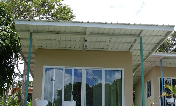 Boquete House | Nature Live: Family-Friendly Stay with Pool and Spa