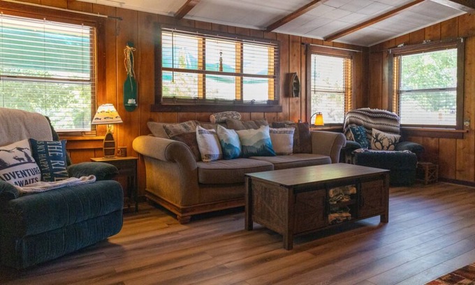 Sequoia National Forest Cabin | Nature's Bounty Cabin: Relax by the Ocean, Family-Friendly Stay