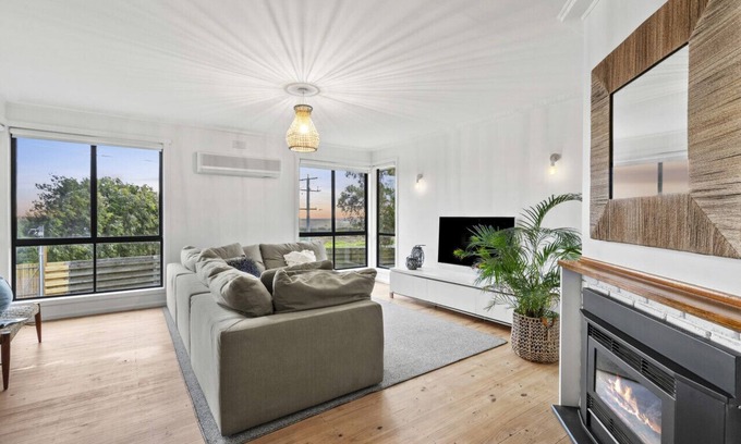 Ocean Grove House | Tranquil Nature's Edge Hideaway with Oceanfront Views