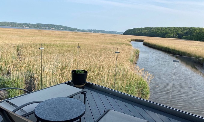 Piermont House | Discover Nature's Paradise: Spa & Pet-Friendly Retreat
