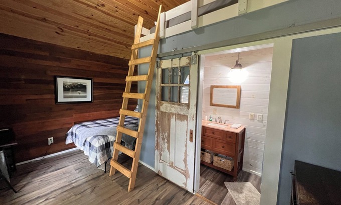 Fayetteville Cabin | Discover Nature's Riverside Hideaway with Spa & Ocean Views