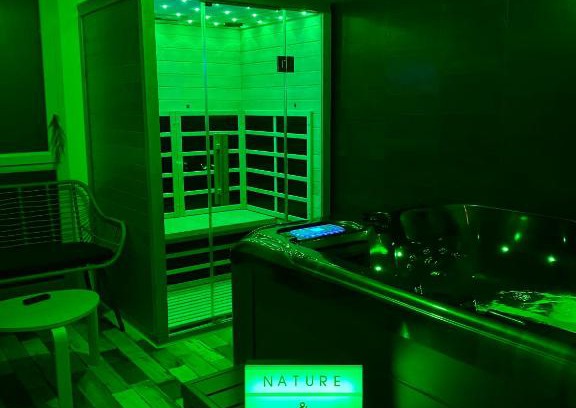 Barriere Saint Marc Apartment | Relaxing Nature & Spa Apartment with Private Jacuzzi & Sauna