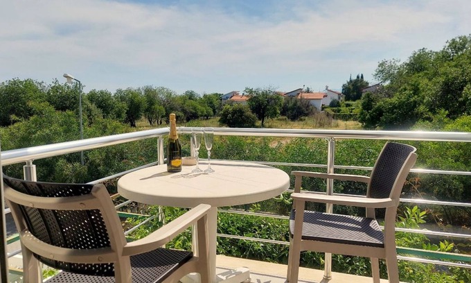 Karavas Apartment | Nature View Flat with Terrace in Kyrenia
