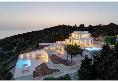 Mpogdanatika Villa | Discover Natures Dreamcatcher: A Family-Friendly Oasis