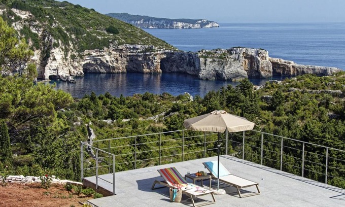 Mpogdanatika Villa | Discover Natures Dreamcatcher: Ocean View Retreat Awaits